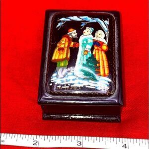 Wooden trinket box with no markings on bottom